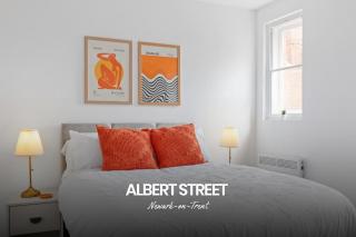 Bright and Warm 1-bed Apartment in Newark on-Trent by Renzo, Perfect for Contractors, Sleeps 4! - Newark upon Trent - 0
