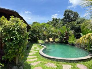 #2 Wooden Sharing Pool & Koi Pond Sunset View - Ubud - 0