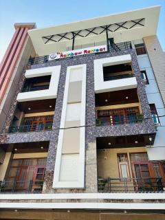 The Rainbow Retreat By Divine Hospitality - 7