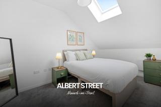 Inviting 1-bed Apartment in Newark on-Trent by Renzo, Free Parking and Wi-Fi! - Newark upon Trent - 0