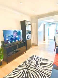 Sunny Side Apartment Wembley - Harrow on the Hill - 7