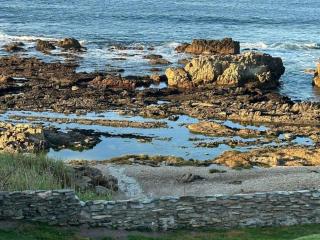 Waters Edge Beach House - 6