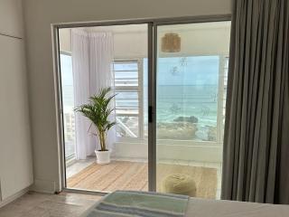 Waters Edge Beach House - Sea View - 5