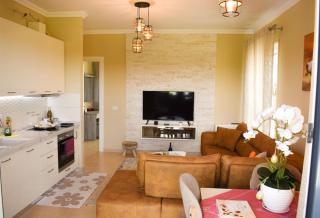 J & J Holiday Home Vala Mar - Hamallaj - 0