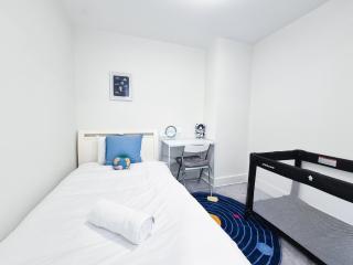 Hamptons Style 2BR & kid room w view in Olympic Park - Sidney - 2