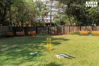 Mehta Mansion by StayVista - A Villa with a Swimming Pool and Pool Table - Lonavala - 5