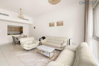 Cozy 2BR Apartment in Marina With Pool & Gym - 7