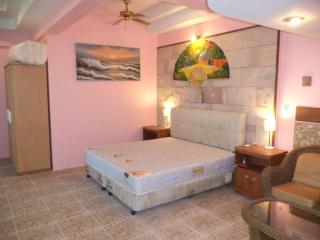 Bungalow für bis zu drei Personen mit Wohnraum und Badezimmer - Ban Thalat Choeng Thale - 7