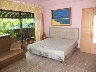 Bungalow für bis zu drei Personen mit Wohnraum und Badezimmer - Ban Thalat Choeng Thale - 6