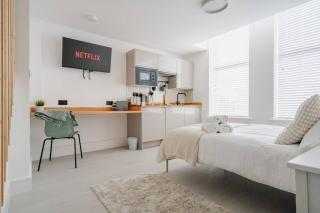 Hideaway Wm Sofa Bed Kitchenette Parking - Liverpool - 0