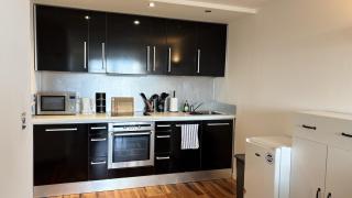 Stylish Apartment Leeds City Centre with 2 Balconies - Leeds - 1