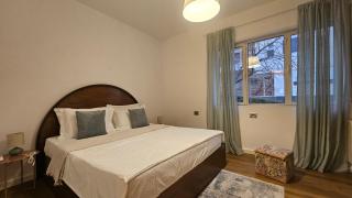 Luxury 2 BDR Apartment Bathtub & Lake View - Tirana - 2