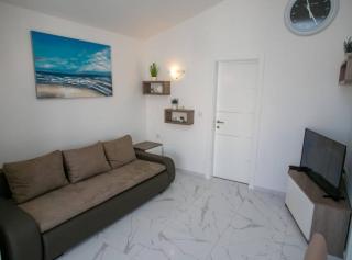 Apartments Golden Horizon 2 with Heated Pool - Novalja - 4