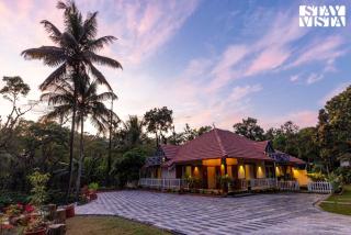 StayVista at Tarang - The Nest with Lawn, AC, BBQ - Jambur - 9