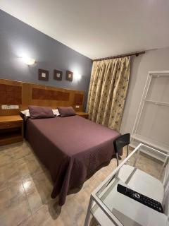 Hostal Azul - El Molar - 2