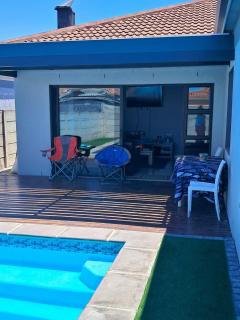 Spacious Home-Quiet area, Kuils river, Cape Town - 9
