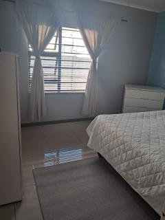 Spacious Home-Quiet area, Kuils river, Cape Town - 5
