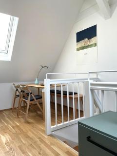 Bright + Cozy Dachgeschoß Maisonette im Zentrum - 3