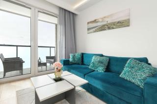 Sucha 33 Modern Apartment with Parking by Noclegi Renters - Danzig - 2