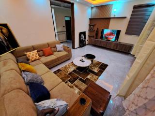 Holiday Home via Entebbe - 0