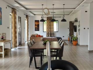 Breakfast Included at Modern Pes Villa Diani Beach - Praia de Diani - 7