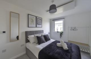 Stylish & Modern Flat 2 Min Walk to Ashford Outlet - 4