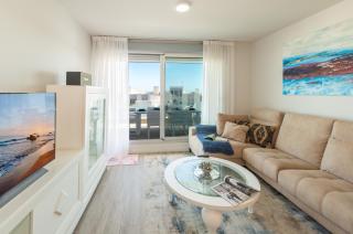 Le Mirage modern apartment with sea views - 9
