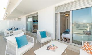 Le Mirage modern apartment with sea views - 8