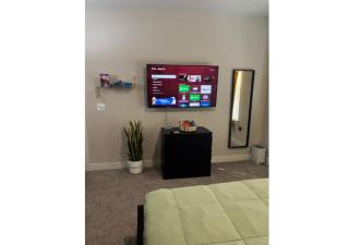 PRIVATE ROOM near The Pearl, Fast Wi-Fi, Pet Friendly, Pool - San Antonio - 9