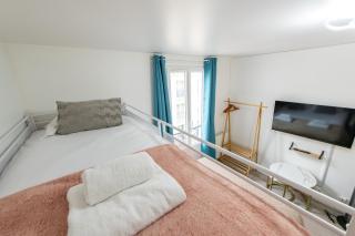 Best Deal! Modern studio in vibrant area only 5 minutes by walk to metro - central location - 3