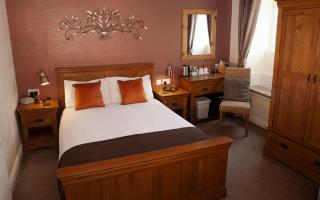 Ensuite Bed And Breakfast Rooms At The Ring Pub - 9