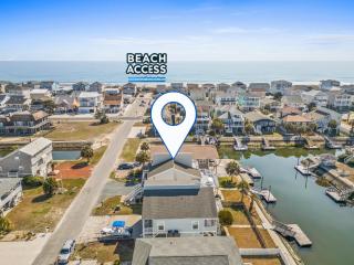 Canal with Boat Slip, 4-bedroom retreat in Ocean Isle Beach, quick walk to beach - Ocean Isle Beach - 0