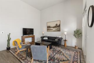 Luxury Loft Style Apartment - Austin - 7
