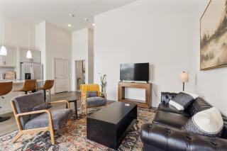 Luxury Townhouse-Style Apartment - 7