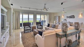 311 Mariners Club - 8