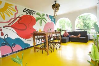 Gallivanters Hostel - 1