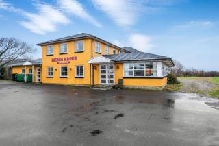Rebuilt Charming Roadside Inn, With A Huge Pool Area, Overlooking The Limfjord, - Thyholm - 0