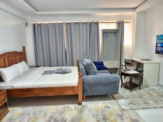 Nimmoh's Riverside Apartments with Pool & Breakfast - Nanyuki - 9