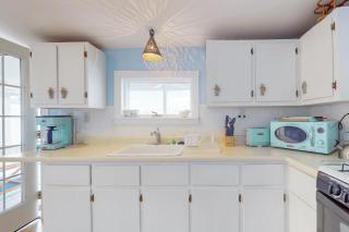 Cozy & Quiet Lakeside Retreat - Aurora - 4