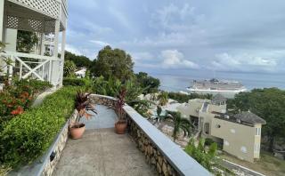 Hummingbird Ocean Lookout -7 Mins to Beach Fun - 4