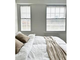 Riverside Modern One Bedroom Apartment - London - 0