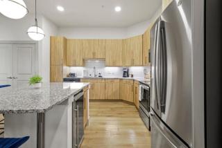 2BR Gated Apt Free Parking Gym Pool Near Galleria - Dallas - 3