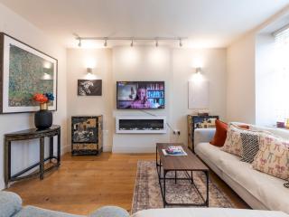 Pass the Keys Spacious 2-Bedroom Flat in the Heart of Kensington - Londen - 0