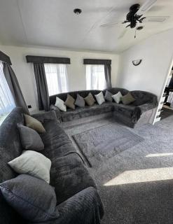 2 Bed Mobile Home Sea Views, Centre Field - Warden - 0