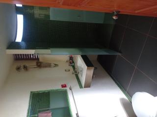 recamara completa, ropa de cama, closet, baño completo, áreas comunes, cocina completa y equipada, sala, comedor, terraza, cajón de estacionamiento, internet, y televisión por cable - 3