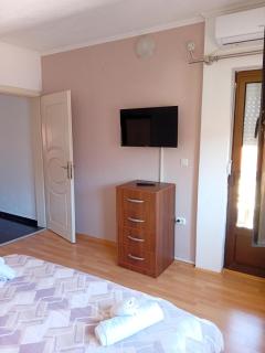 Gogo Apartments - 3