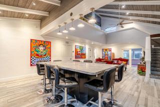 Artistic Retreat, King Suite with Private Balcony! - 5