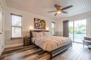Artistic Retreat, King Suite with Private Balcony! - Delray Beach - 2