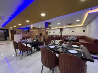 Hotel The Spark - Gorakhpur - 8