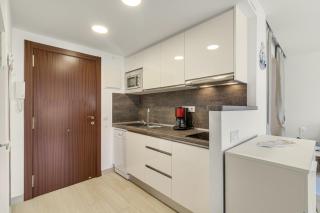 Apartamento en primera línea de playa Holiday Center - 8
